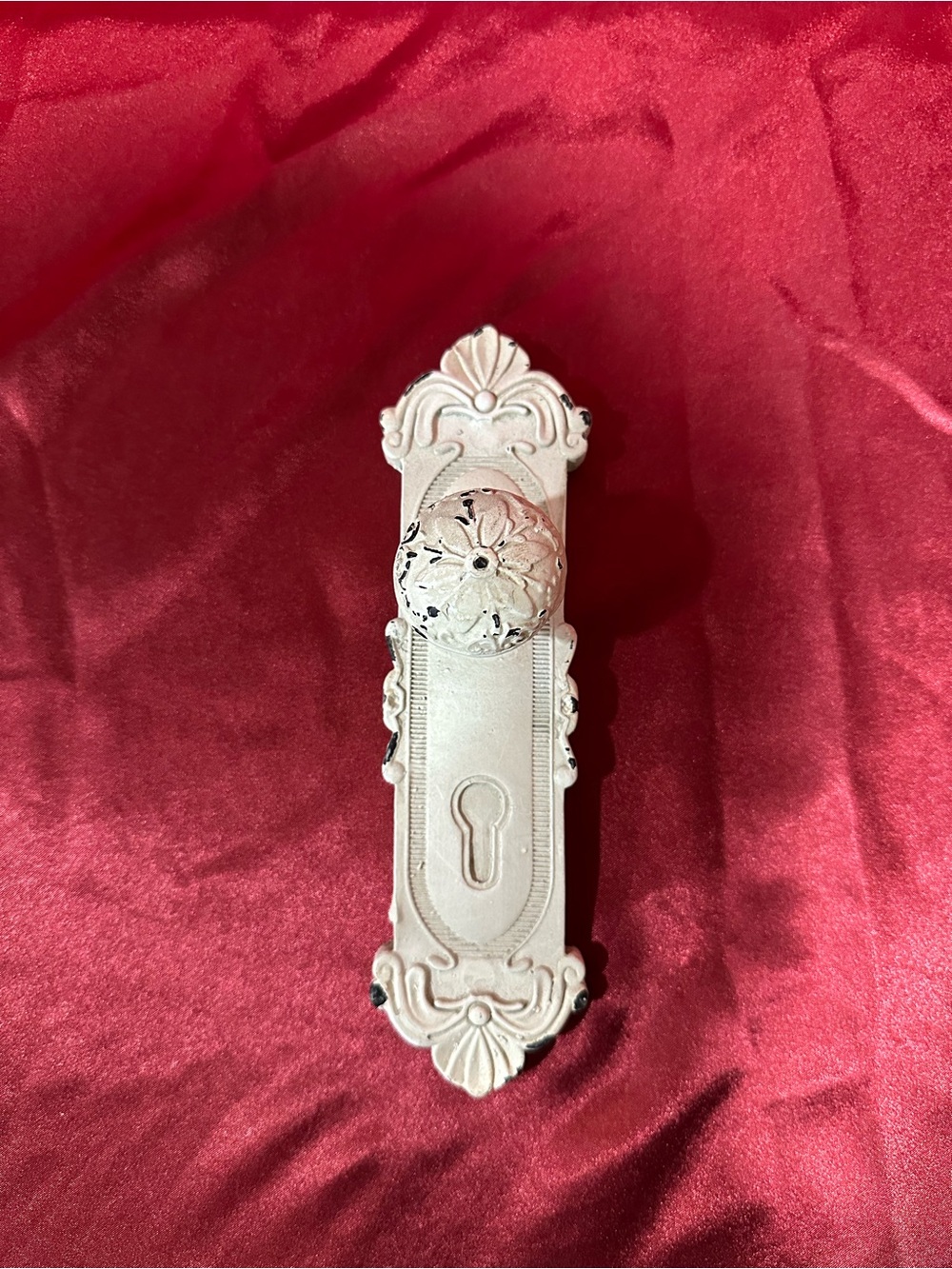 Vintage Giftcraft Distressed White Door Knob Wall Plaque Decor 9" Shabby Chic